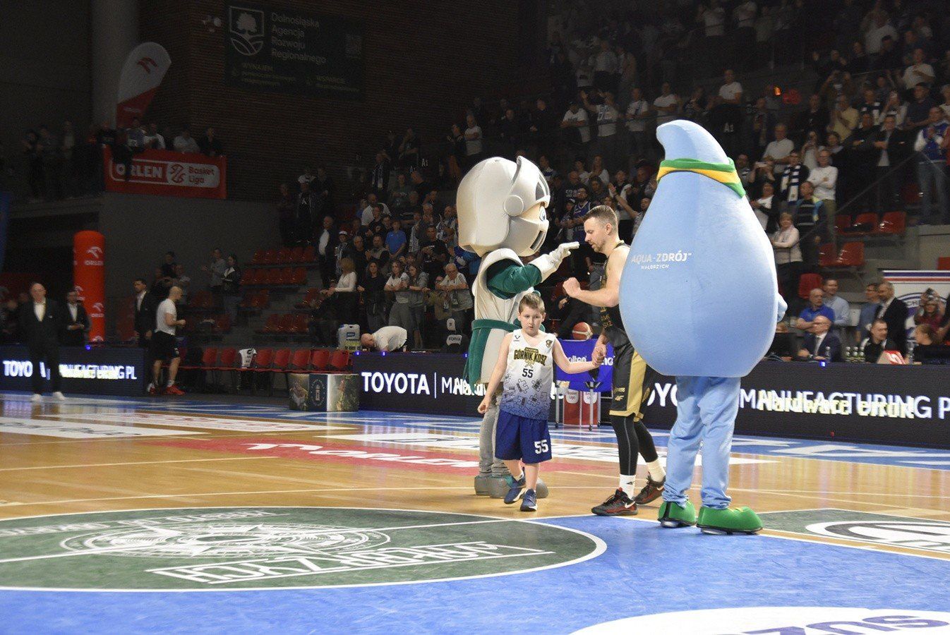 Górnik Zamek Książ Wałbrzych przegrał u siebie z Legią Warszawa po dogrywce 85:94, i kończy sezon. Legia awansowała do półfinału play-off
