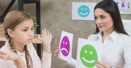 Radzenie sobie z emocjami – jaką rolę odgrywa szkoła?
