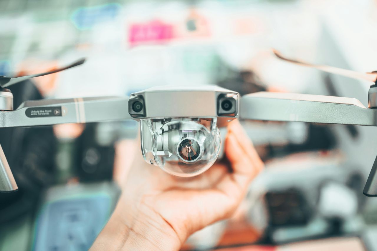 14-latek sterował dronem nad zakładem Orlenu w Płocku. Odpowie przed sądem