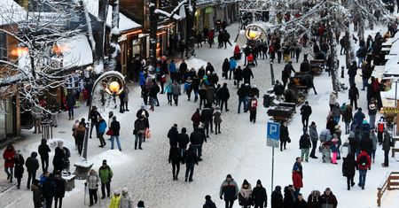 Tak kuszą Polaków przed świętami. Zarobki ponad 10 tys. zł na rękę