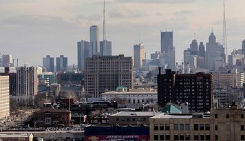 Miasto-bankrut w USA wstaje z kolan? "Puste działki, opustoszałe domy"