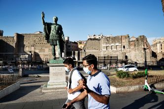 Lockdown we Włoszech. Szturm na restauracje i zakłady fryzjerskie przed zaostrzeniem restrykcji