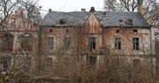Stoszyce: Mówią o nim "cmentarzysko zabawek". Powolna śmierć pałacu