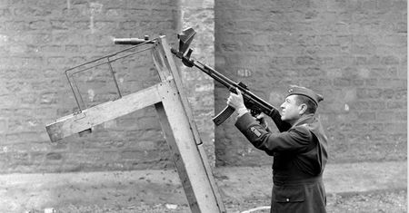 Wunderwaffe (2). Krummlauf, czyli karabinek Sturmgewehr 44 z krzywą lufą