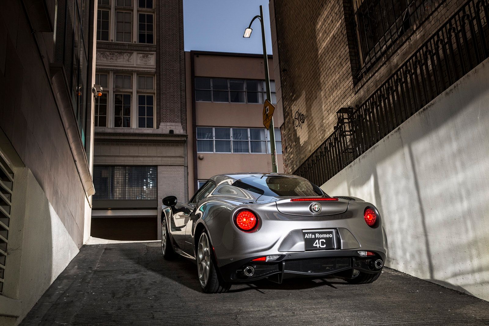 Alfa Romeo 4C w wersji na rynek amerykański w obszernej galerii zdjęć 106