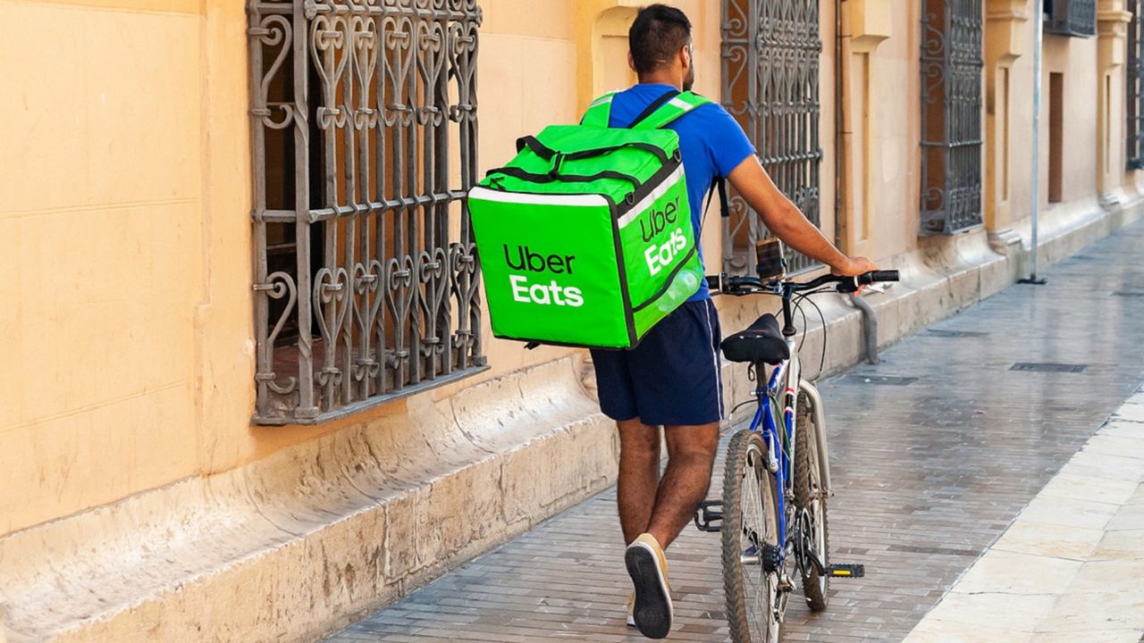 Uber Eats z nową usługą. Niestety, jeszcze nie w Polsce