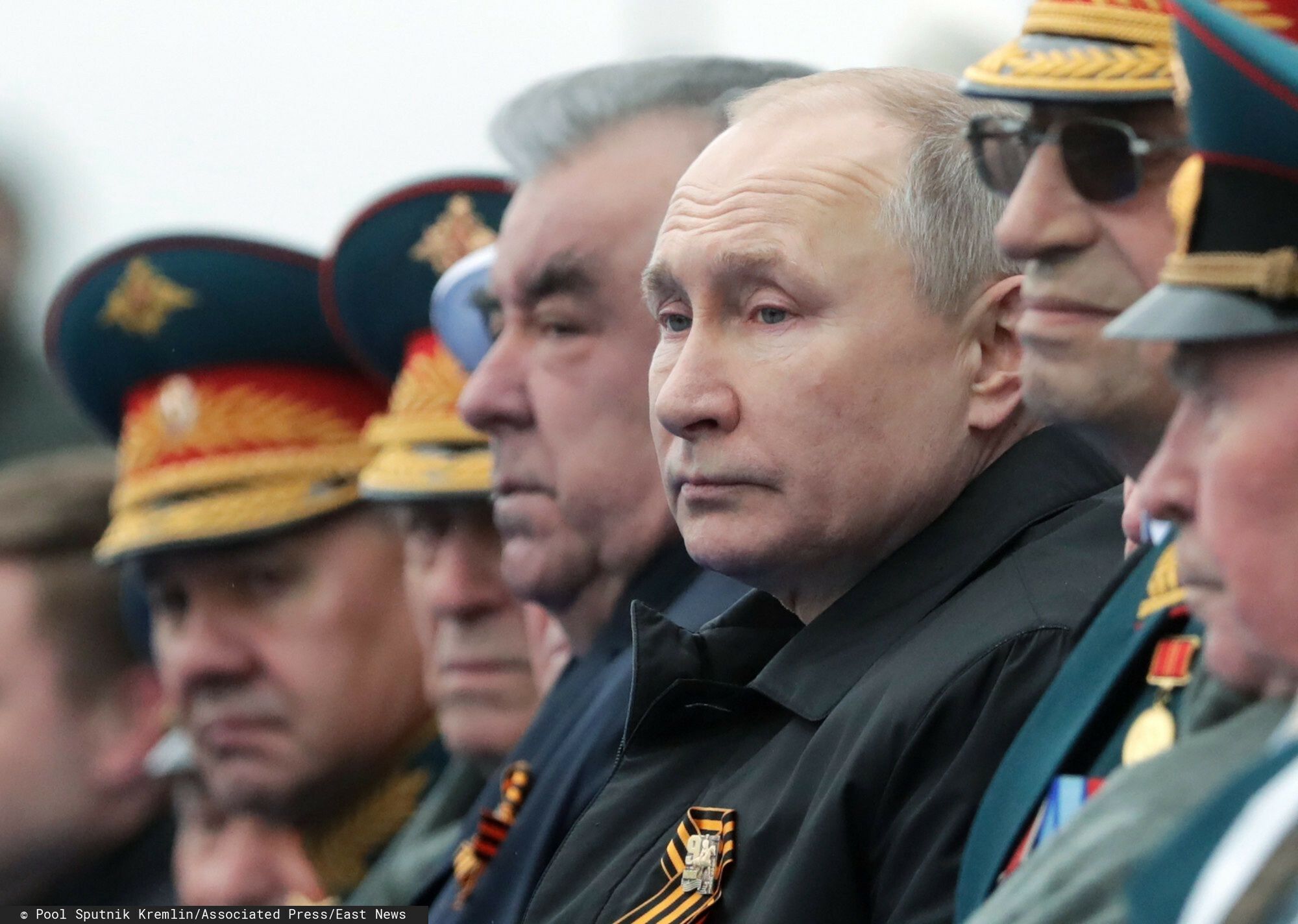 Defilada wojskowa z okazji Dnia Zwycięstwa w Moskwie. To tutaj Putin obserwuje przemarsze swoich wojsk