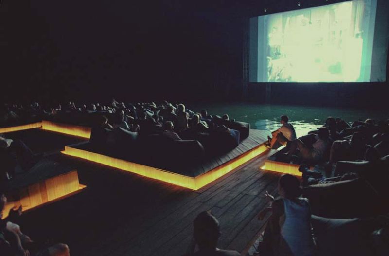 Kino pod chmurką w tajlandzkich tropikach 14