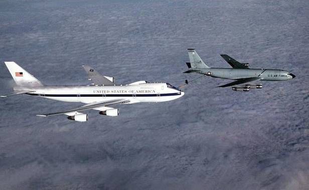 Niezwykłe konstrukcje [cz. 16]. Air Force One i E-4 - powietrzne centrum dowodzenia 7