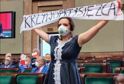 Zaprzysiężenie Andrzeja Dudy. Klaudia Jachira o swoim transparencie