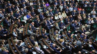 "Kuriozalna decyzja". Koalicja hamuje po zapowiedziach przyspieszenia