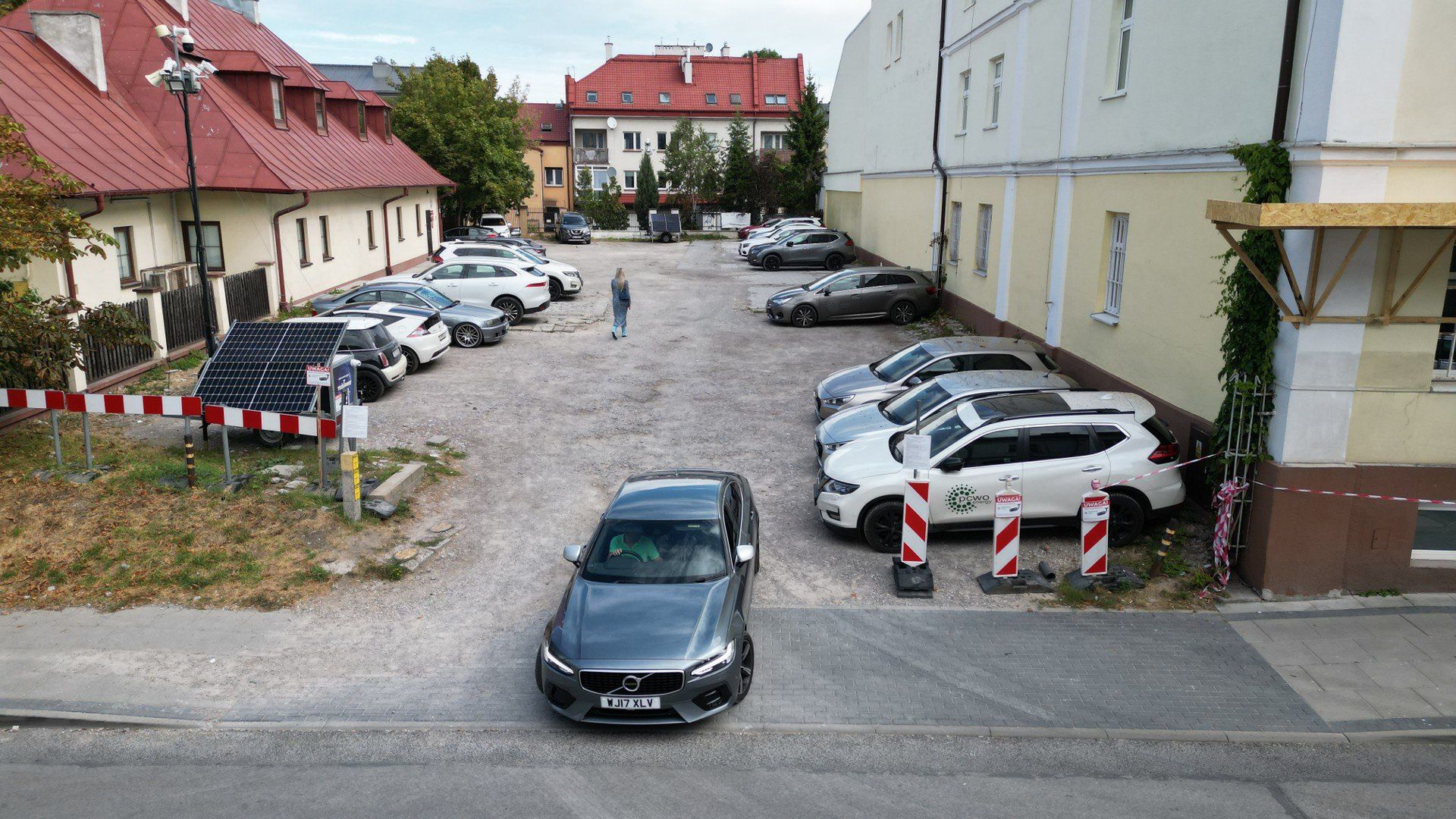 Po powrocie znalazła wezwanie do zapłaty 750 zł za brak identyfikatora. .