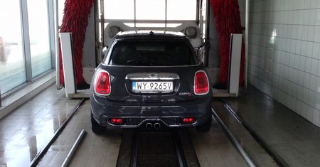 Czy zimą warto myć samochód?
