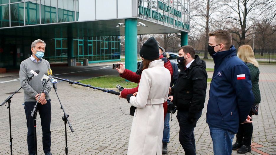 Decyzję w sprawie szefa uczelnianej komisji podjął rektor WUM prof. Zbigniew Gaciong