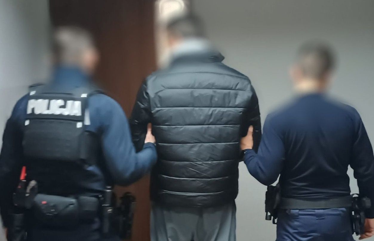 Pościg za oszustami. Jeden z nich podawał się za policjanta z Niemiec