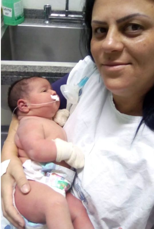 (Archiwum prywatne Mairy Trevisan) Córka Mairy, Gabrielly przyszła na świat z wagą prawie 6 kg. To dwukrotnie więcej niż statystyczne brazylijskie dziecko