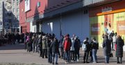 Sklepy w Kijowie mają problem z zaopatrzeniem. Brakuje produktów na półkach