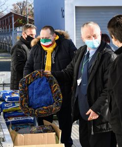 Wrocław. Autobusowa tapicerka dostała drugie życie. Zrobiono z niej legowiska dla zwierząt ze schroniska