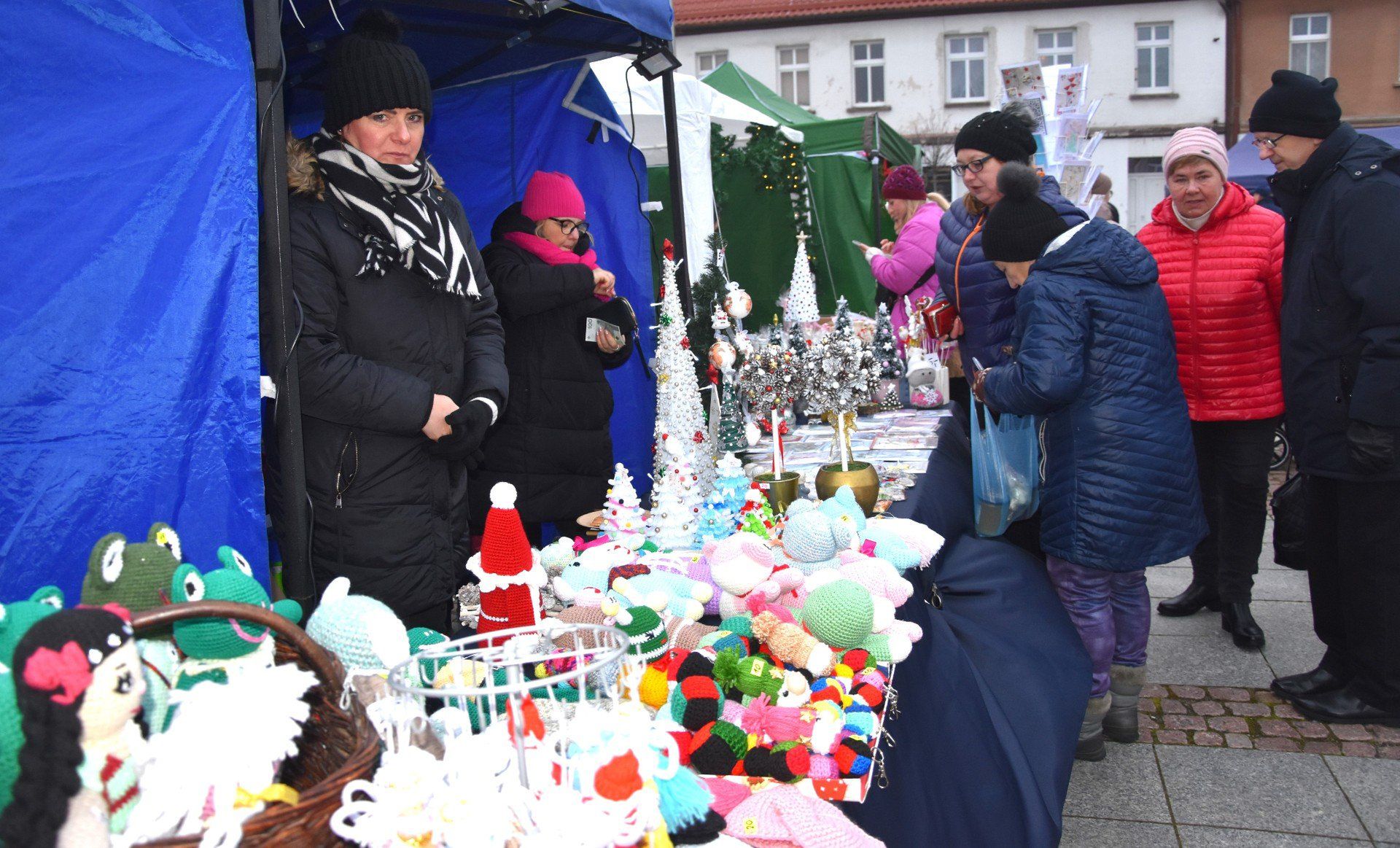 W sobotę 6 grudnia wybrać się można na plac Jana Pawła II na &#34;Jarmark Świąteczny&#34;. Impreza rozpocznie się o godz. 14 i potrwa do godz. 19