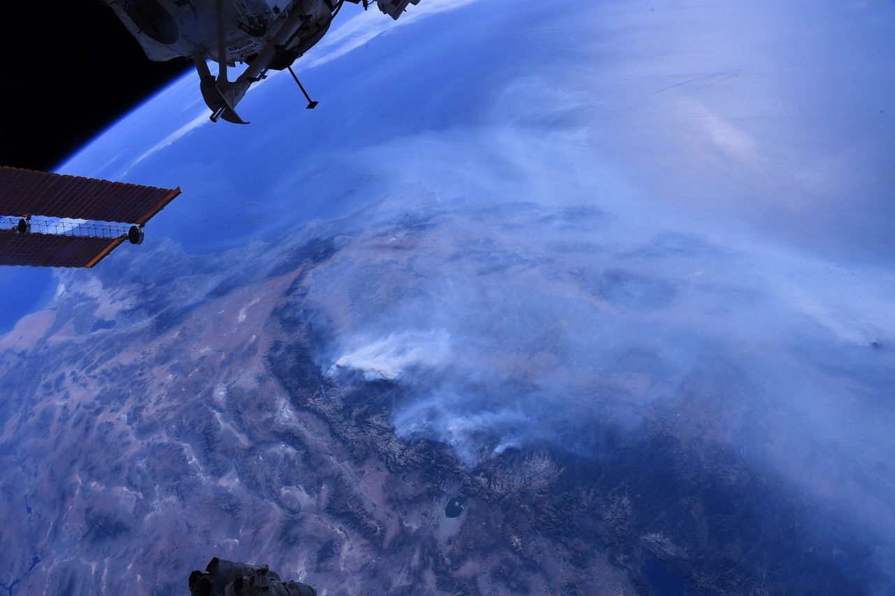 Zdjęcie dnia. Ogromne pożary w Kalifornii widoczne z Międzynarodowej Stacji Kosmicznej