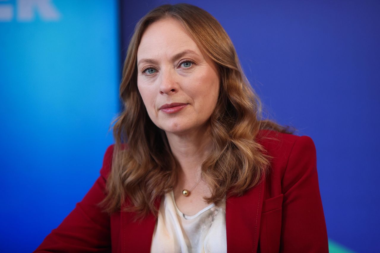 Ministra znów uderza w deweloperów. Napisała o "chowie klatkowym"