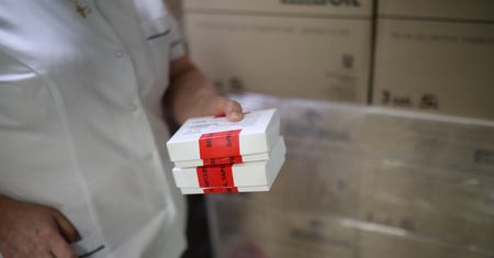 Szczepionka na COVID. Ogromne zainteresowanie szczepieniami. Nie wszędzie preparaty dotarły