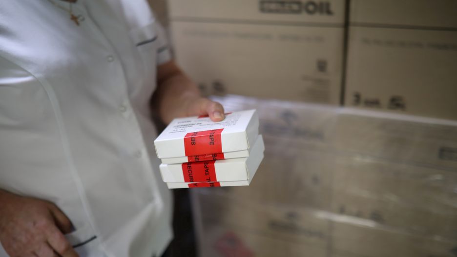 Szczepionka na COVID. Ogromne zainteresowanie szczepieniami. Nie wszędzie preparaty dotarły