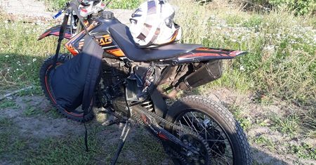 Nieletni na motocyklu bez uprawnień i ubezpieczenia, zatrzymany przez policjantów