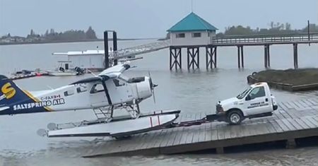 Jak holuje się hydroplany? Pickupem, ale bez paki