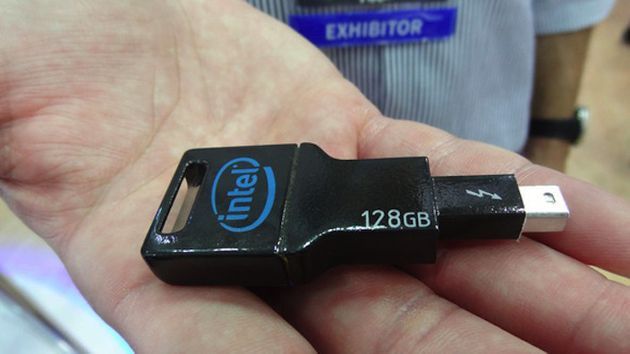 Intel Thumb Drive 128 GB nośnik Thunderbolt zdjęcie Computex 2013