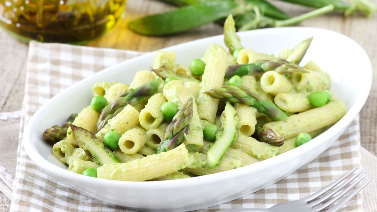 Makaron z zielonymi warzywami