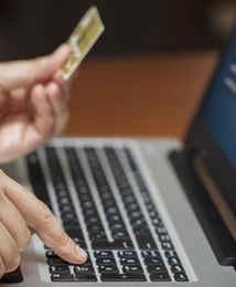 Polacy nie chcą kupować przez internet za granicą