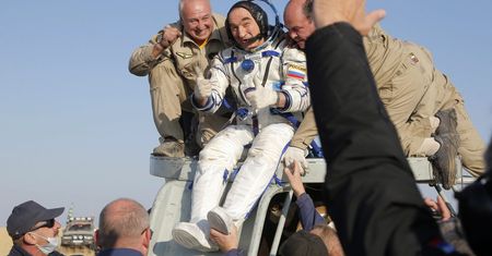 Międzynarodowa Stacja Kosmiczna. Trzej członkowie załogi powrócili na Ziemię