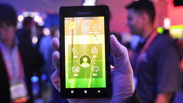 Lenovo K800 z układem Intela pojawi się pod koniec maja 1