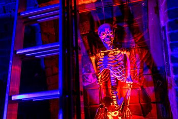 Bydgoszcz: Oto kamienica grozy przy ul. Grunwaldzkiej! Tak wygląda najbardziej upiorne podwórko w mieście