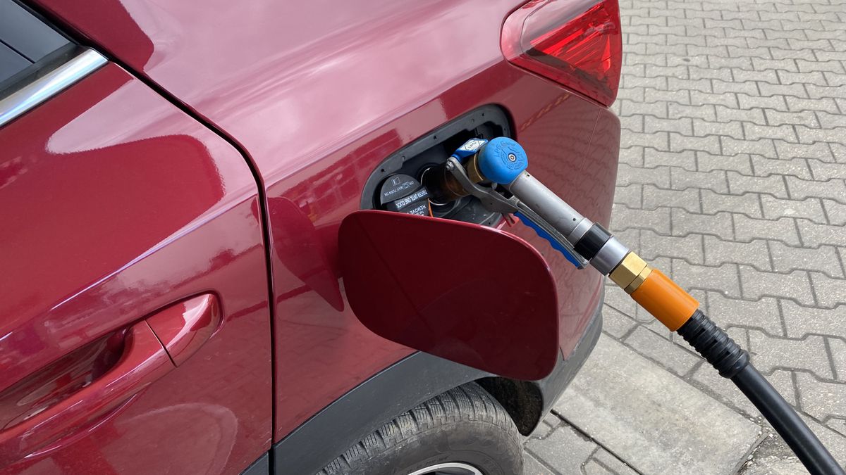 Tankowanie samochodu