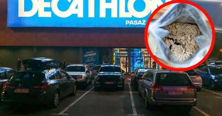 Ciało obce w odżywce białkowej. Decathlon ponownie wycofuje produkt