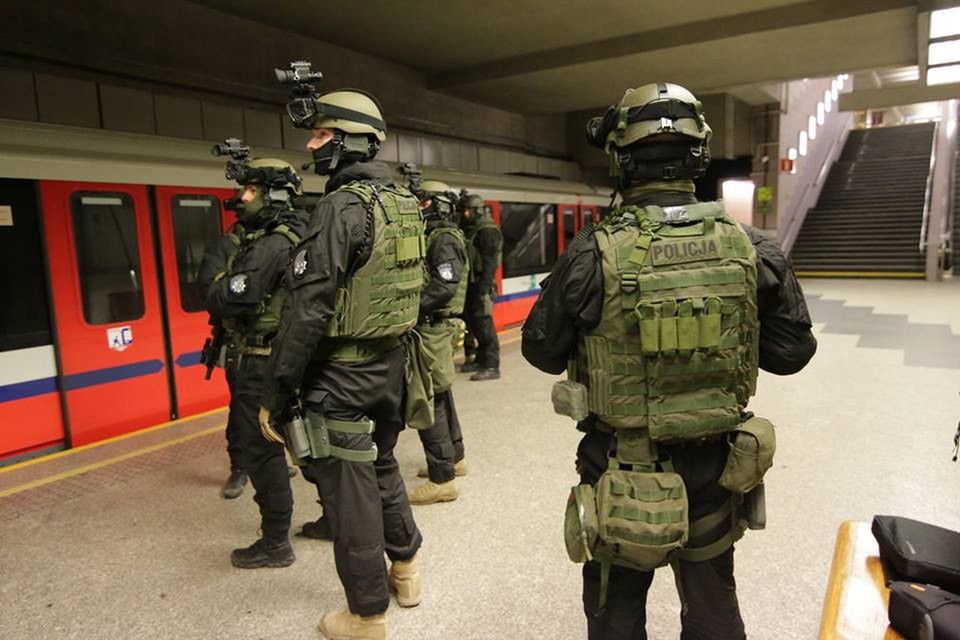 Pasażerowie metra są bezpieczni? "Przygotowujemy się na zdarzenia kryzysowe"