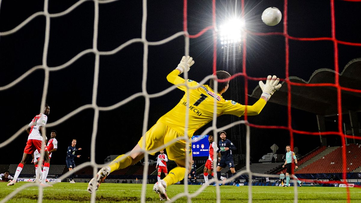 Zdjęcie okładkowe artykułu: Getty Images / Marcio Machado/Eurasia Sport Images / Na zdjęciu: Radosław Majecki w meczu Pucharu Francji