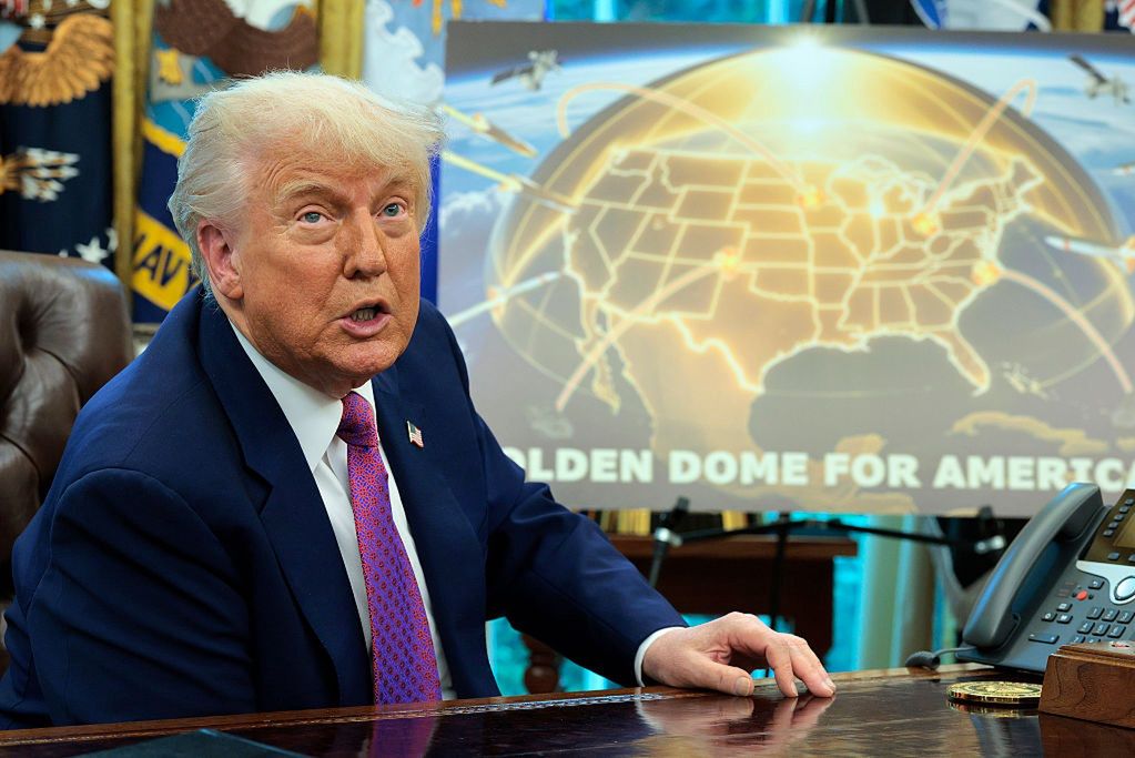 "Złota Kopuła" Trumpa. Prezydent USA ogłosił kosmiczny plan obrony