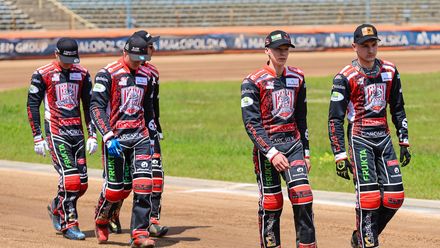 Trzy kluby wciąż szukają 1,5 mln złotych