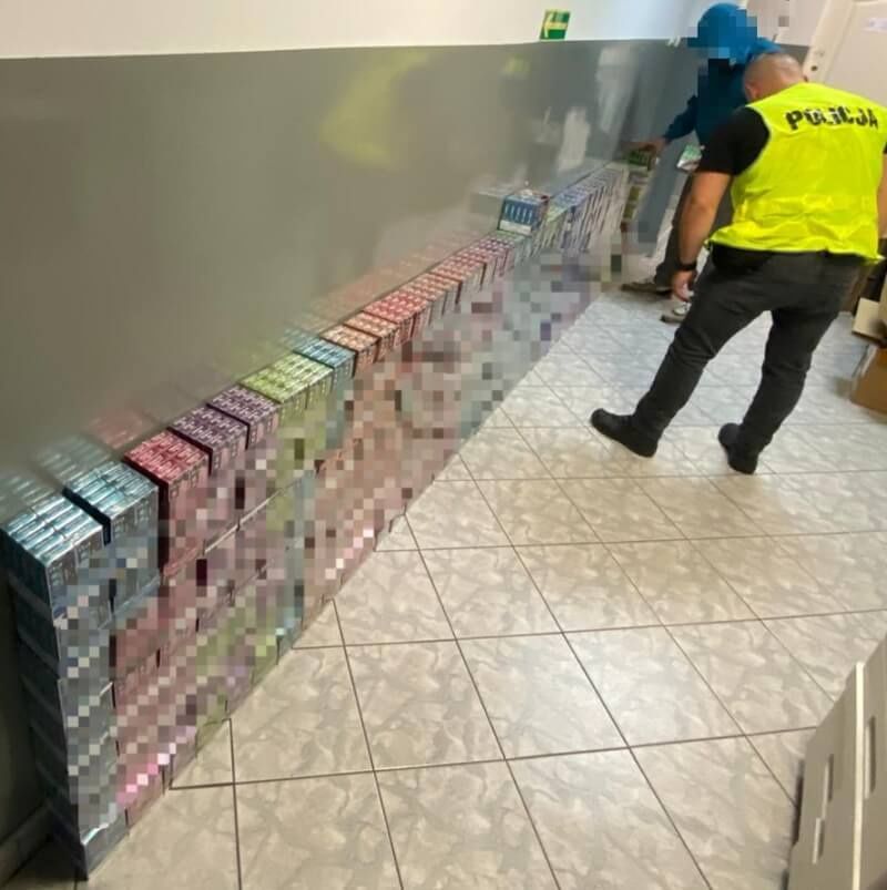 Składowisko nielegalnych epapierosów
