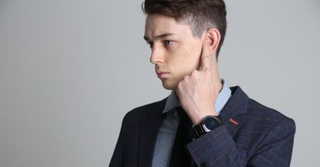 TipTalk - dzięki temu gadżetowi Samsunga odbierzesz telefon przykładając palec do ucha. Chcę to!