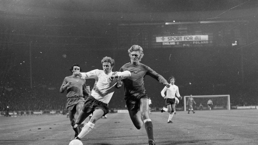 Jerzy Gorgoń (z prawej) podczas meczu Anglia - Polska