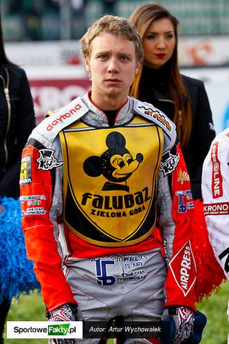 Aleksandr Łoktajew w sezonie 2014 ponownie będzie reprezentował barwy Falubazu. Pytanie, czy jako Polak?
