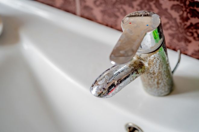 Jak pozbyć się z domu rdzy? Najlepsze sposoby