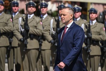 Nawrocki awansował generałów. Wręczył 12 nominacji
