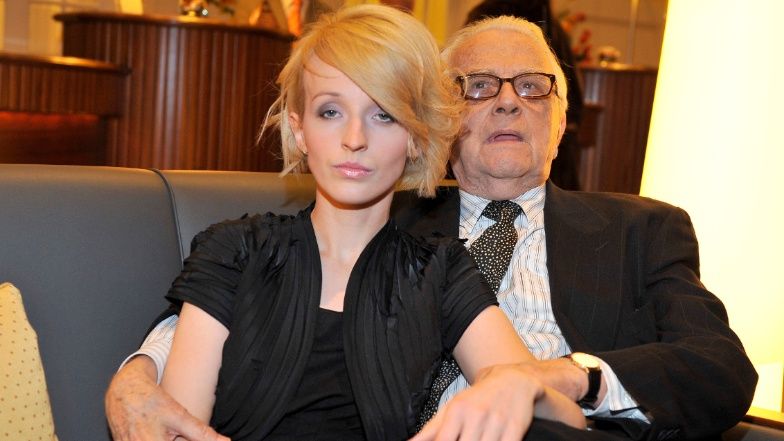 Była żoną o 60 lat starszego aktora. Co słychać u Kamili Łapickiej?