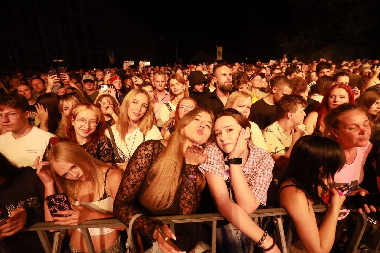 Paktofonika z live bandem w Gliwicach. Zagrali też młodzi muzycy