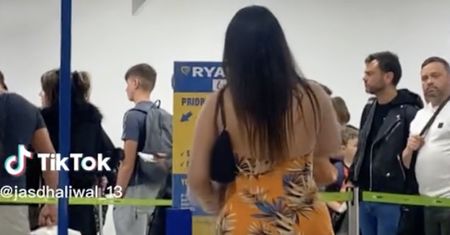 Przetestowała wiralową torbę. Ma pomóc uniknąć dodatkowych opłat w Ryanair